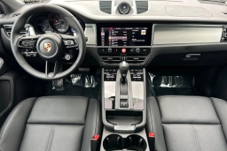 Porsche Macan T AWD 2026