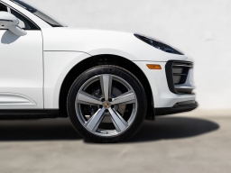 Porsche Macan T AWD 2026