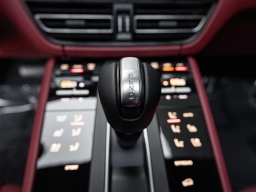 Porsche Macan T AWD 2026