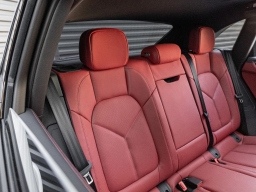 Porsche Macan T AWD 2026