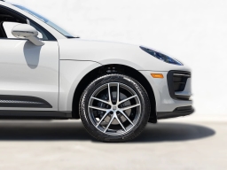 Porsche Macan T AWD 2026