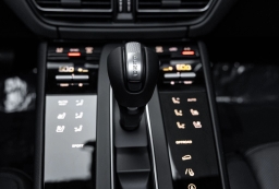Porsche Macan T AWD 2026