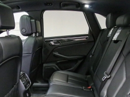 Porsche Macan T AWD 2026