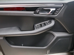 Porsche Macan T AWD 2026
