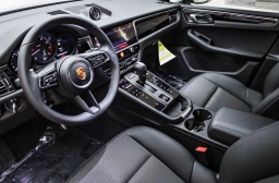 Porsche Macan T AWD 2026