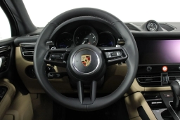 Porsche Macan T AWD 2026