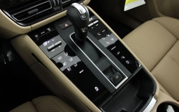 Porsche Macan T AWD 2026