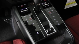 Porsche Macan T AWD 2026