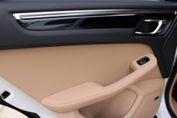 Porsche Macan T AWD 2026