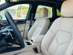 Porsche Macan T AWD 2026
