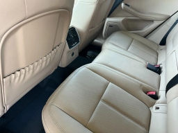 Porsche Macan T AWD 2026