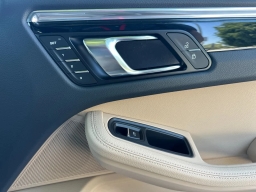 Porsche Macan T AWD 2026