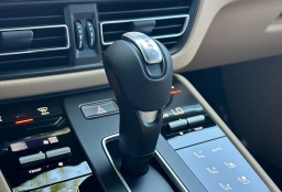 Porsche Macan T AWD 2026