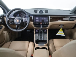 Porsche Macan Base AWD 2026
