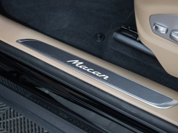 Porsche Macan Base AWD 2026