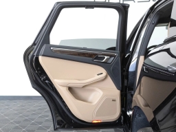 Porsche Macan Base AWD 2026