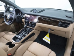 Porsche Macan Base AWD 2026