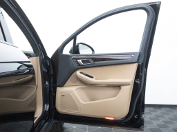 Porsche Macan Base AWD 2026