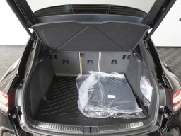 Porsche Macan Base AWD 2026