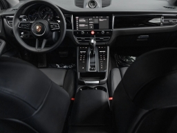 Porsche Macan T AWD 2026