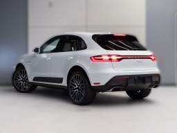 Porsche Macan Base AWD 2026