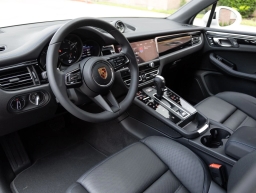 Porsche Macan Base AWD 2026