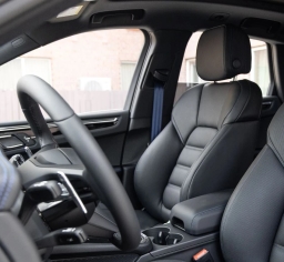 Porsche Macan Base AWD 2026