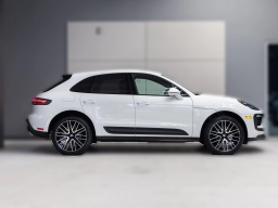 Porsche Macan Base AWD 2026