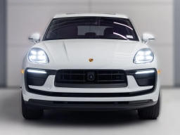Porsche Macan Base AWD 2026