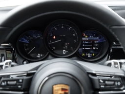 Porsche Macan Base AWD 2026