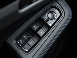 Porsche Macan Base AWD 2026