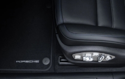 Porsche Macan Base AWD 2026