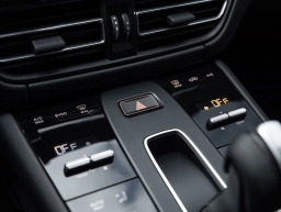Porsche Macan Base AWD 2026