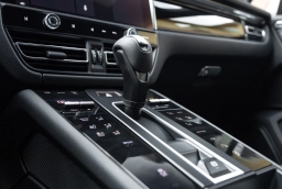Porsche Macan Base AWD 2026