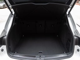 Porsche Macan Base AWD 2026