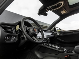 Porsche Macan Base AWD 2026