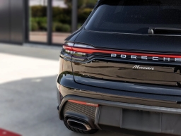 Porsche Macan Base AWD 2026
