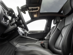 Porsche Macan Base AWD 2026
