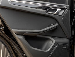 Porsche Macan Base AWD 2026