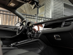 Porsche Macan Base AWD 2026
