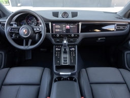 Porsche Macan T AWD 2026