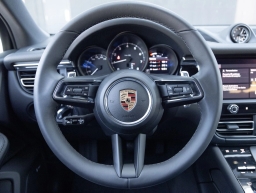 Porsche Macan T AWD 2026