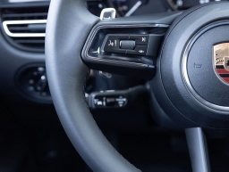 Porsche Macan T AWD 2026