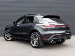 Porsche Macan Base AWD 2026