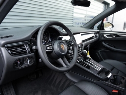 Porsche Macan Base AWD 2026