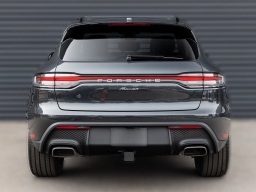 Porsche Macan Base AWD 2026