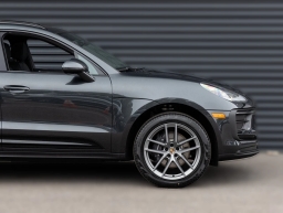 Porsche Macan Base AWD 2026