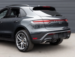 Porsche Macan Base AWD 2026