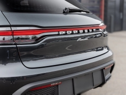 Porsche Macan Base AWD 2026