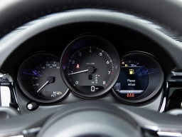 Porsche Macan Base AWD 2026